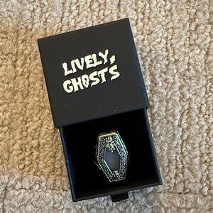 Lively Ghosts ⚰️ Mourning Widow Silver Ring